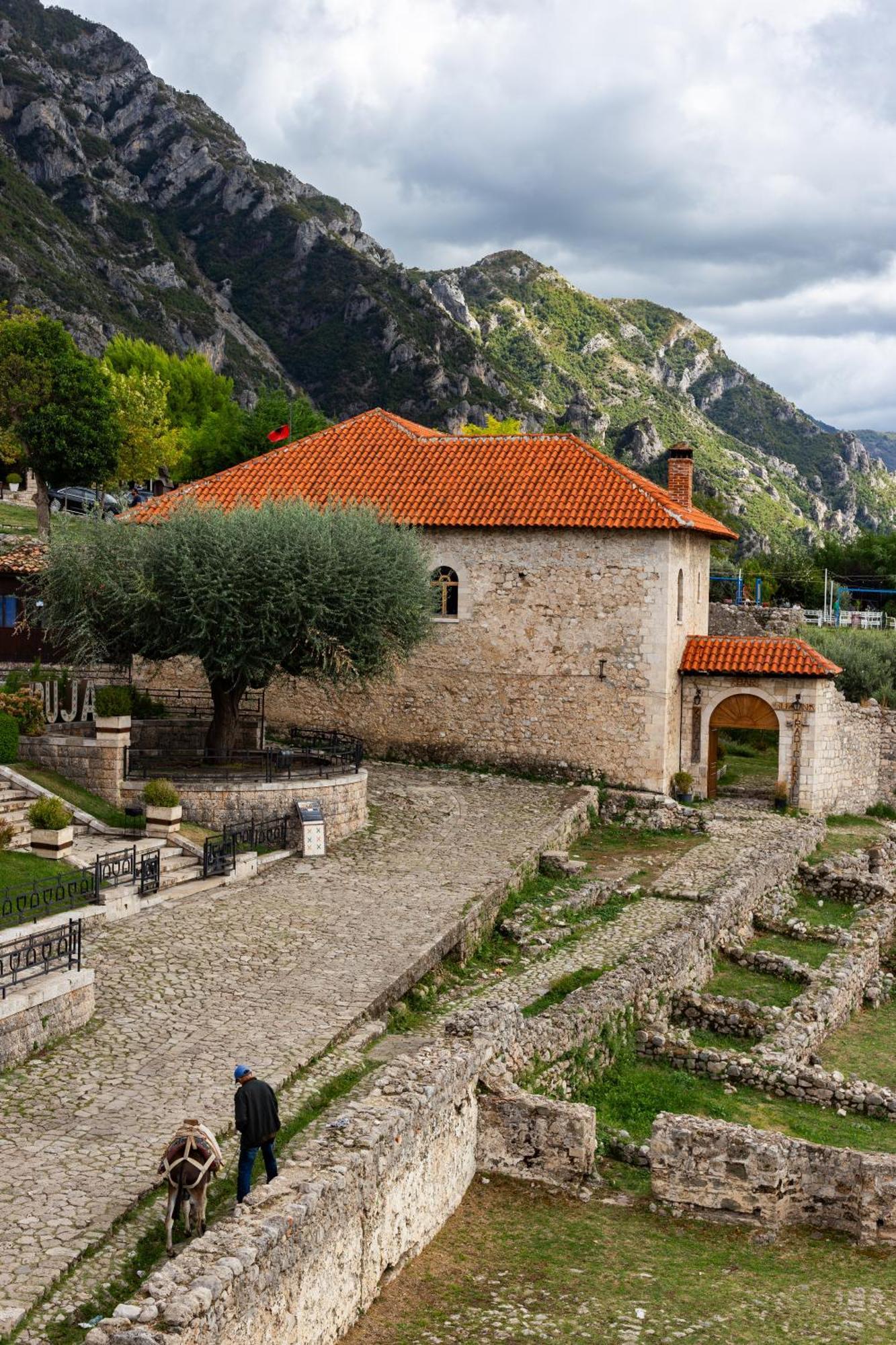 Kruja Albergo Diffuso , Inside Kruja Castle Ngoại thất bức ảnh
